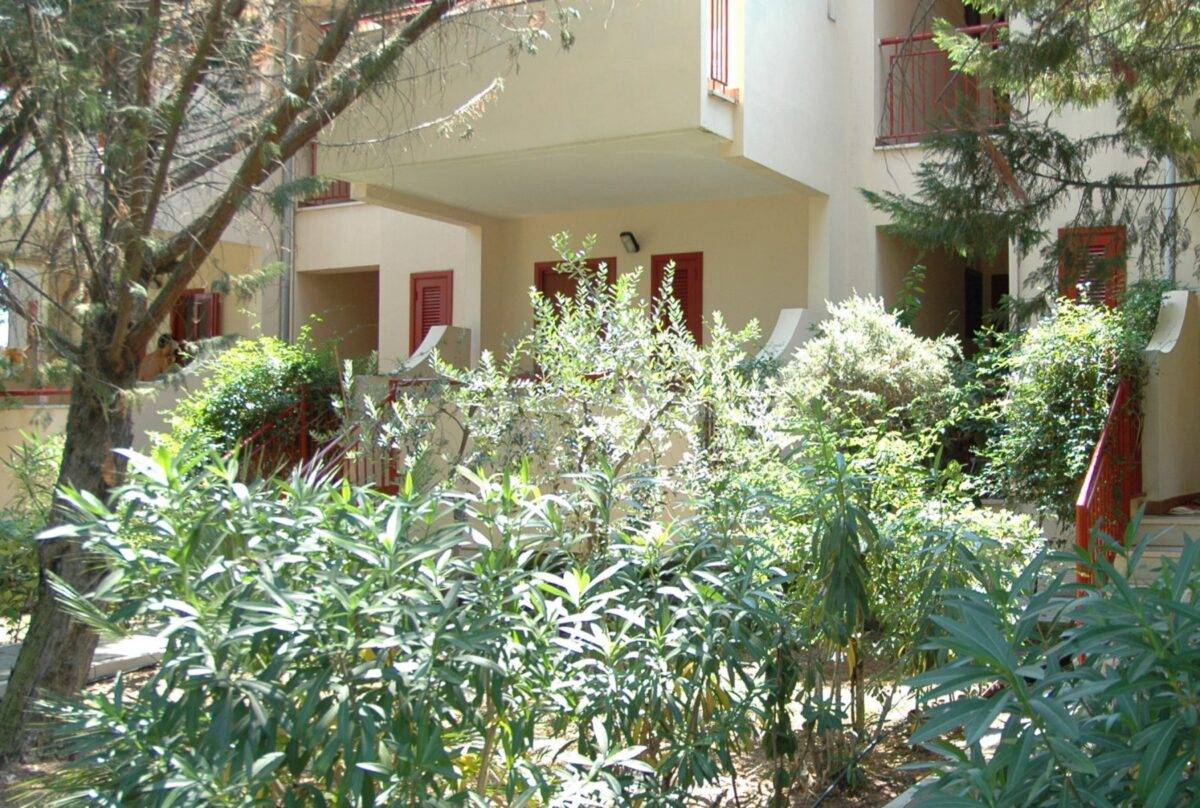 Residence circondato dalla vegetazione mediterranea nel Gargano